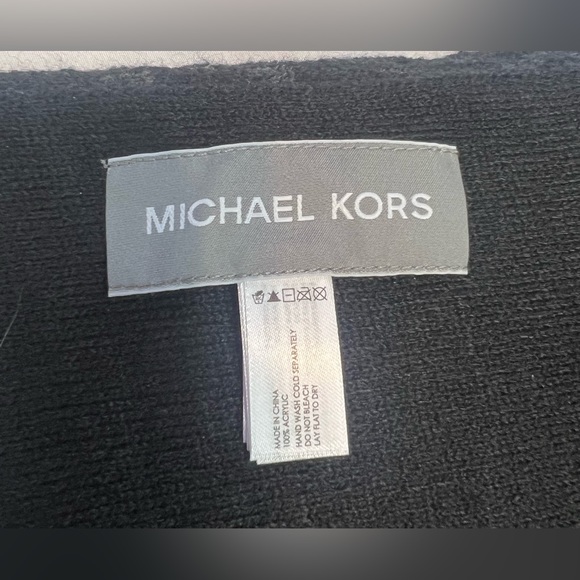 Michael Kors NWT hat and scarf set - Picture 4 of 5